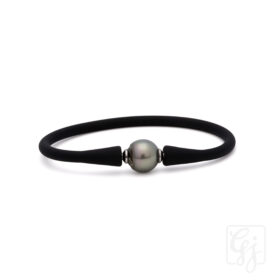 80 Tihitian pearl bracelet with Neoprene 149 scaled 1