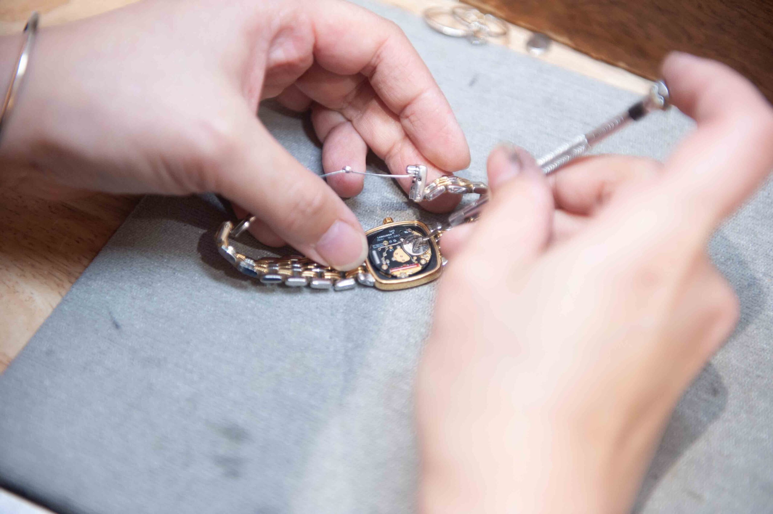 San of Gillian's Jewellery Changing Watch Battery Jewellery, Jewellery Repairs and Restoration Remodelling Custom Design Best Forest Hill Jewellery, Melbourne Jeweller