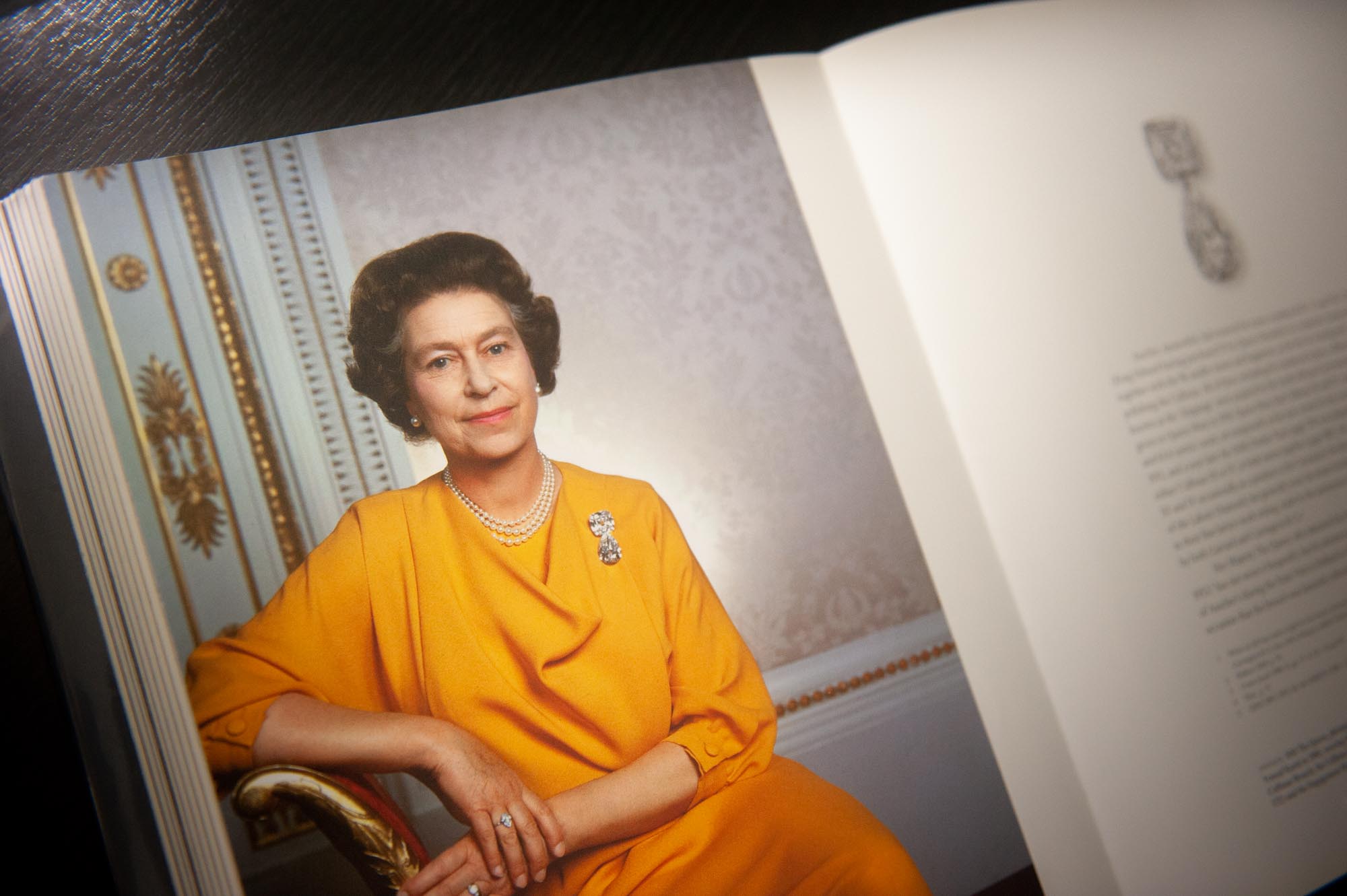 Incorporating Vintage and Antique Jewellery into Modern Fashion: Timeless Elegance with a Contemporary Twist