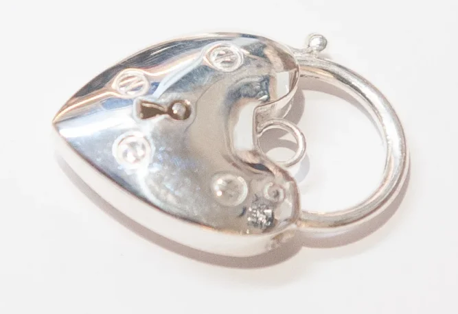 Gillian's Jewellery, Clasp Replacement, padlock clasp